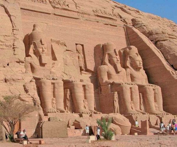 abu-simbel-temple